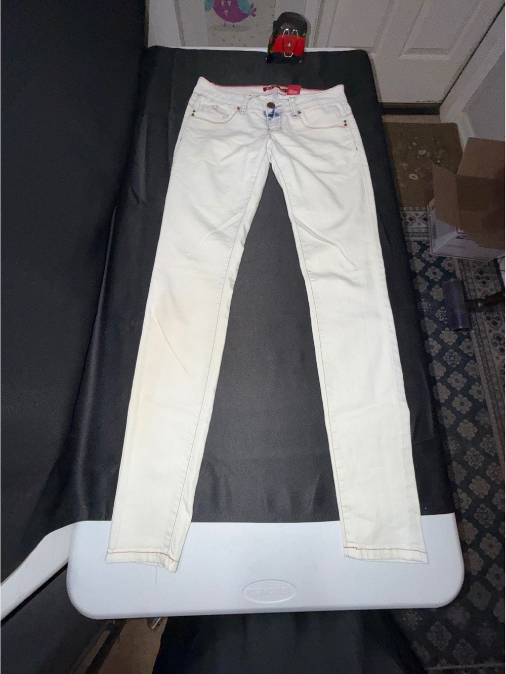 V.I.P. Jeans White Skinny Jeans Size 1/2